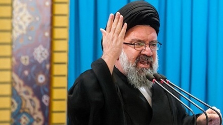 Ayatullah Khatami: Lengo la mabeberu ni kutoa pigo kwa Mapinduzi ya Kiislamu ya Iran