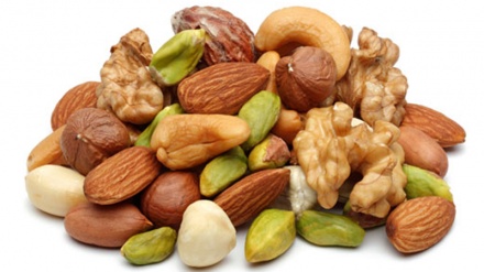 一日、２０グラムのナッツの摂取は、早死にを阻止