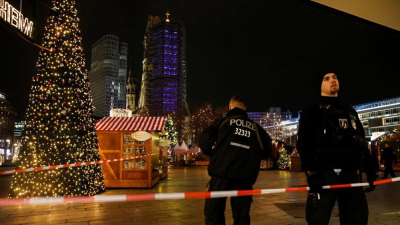 Polícia alemã libera suspeito de ataque a feira de Natal em Berlim
