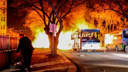 Diyarbakır'da karakola bomba yüklü araçla saldırı!