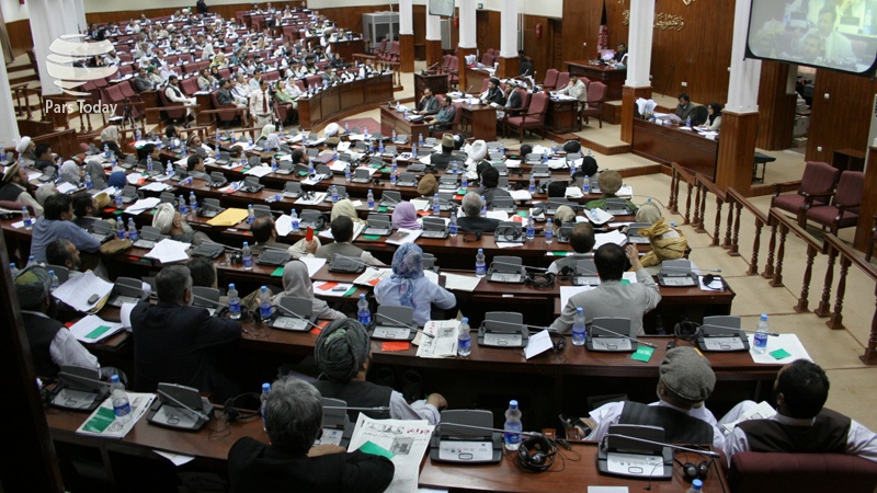 تاکید مجلس افغانستان بر کناره گیری رییس جمهوری این کشور 