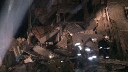 (VIDEO) Giacarta, crollo del palazzo della Borsa: oltre 70 feriti