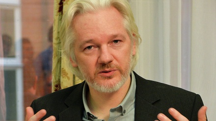 Assange a Obama, in Usa se grazi Manning