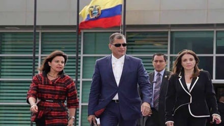 Ecuador, la denuncia di Correa: «Continueranno a lanciare bombe senza prove»