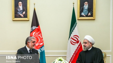 Iran-Afghanistan: Incontro a Teheran tra il pres. Rohani e il capo esecutivo del governo afghano