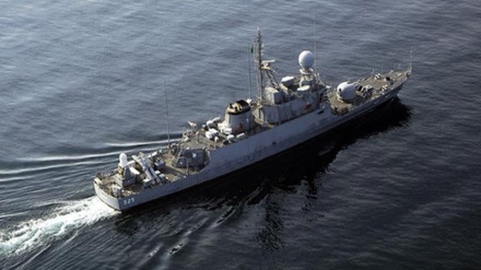 Yemen kıyılarında saldırganların bir savaş gemisi vuruldu