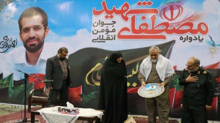 İranlı nükleer bilim adamı Ahmedi Ruşen şehadetinin 5. yılında anıldı  