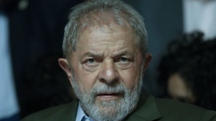 Lula criticou a menção do uso da 'opção militar' por Donald Trump para enfrentar a crise na Venezuela. 