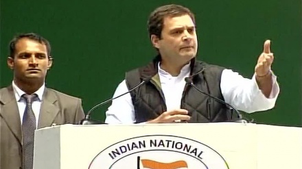 জনতার হাত থেকে বাঁচতে মোদি নোট বাতিলের পেছনে লুকিয়েছেন: রাহুল গান্ধী