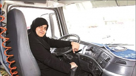 Iran: una donna e’ 