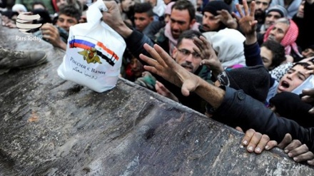 Rusia distribuye alimentos entre los habitantes de Alepo en Siria