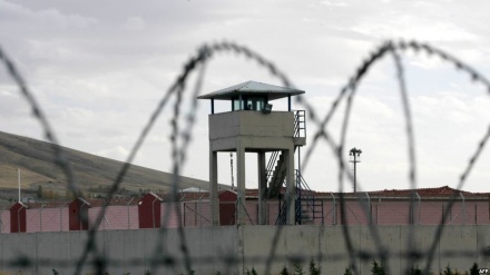 Az.R məhbəsonədə məhbuson boçi ğiyam kardedən