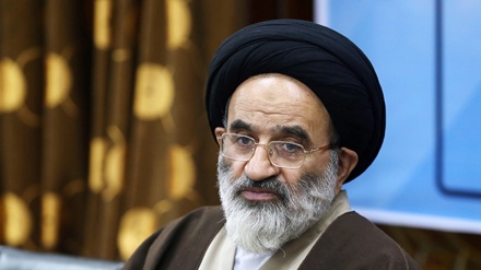 İslam İnkılabı Rehberi Temsilcisi, yaralı depremzedeleri ziyaret etti