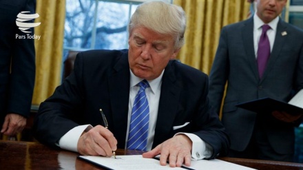 Dazi, Trump sigla decreto per nuove tariffe sull’alluminio 