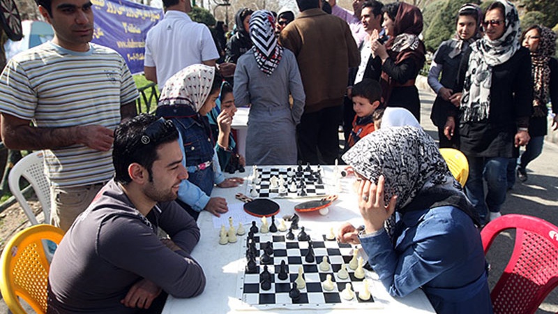 公園にチェス盤