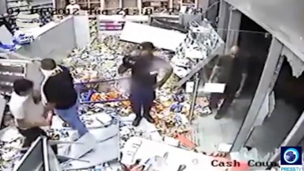 Bahreyn'de polis halk kitlelerine saldırdı