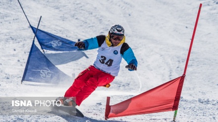 (GALLERY) Iran, gare di sci e snowboard a Dizin