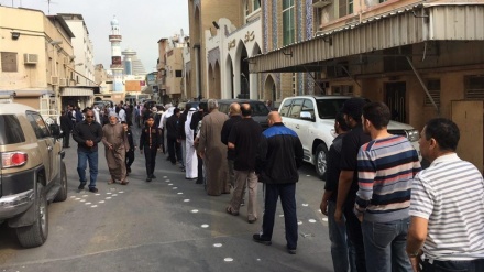 Prania masive e popullit bahrejnas në ceremoninë e varrimit të tre të rinjve bahrejnas