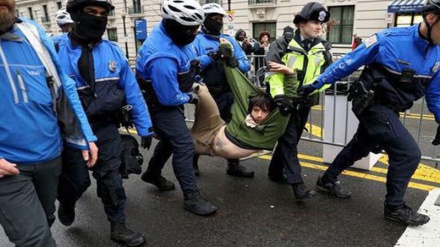 Вашингтонда Трамп мухолифлари билан полициянинг тўқнашиши(ВИДЕО) 