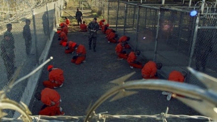 EUA transferem 10 prisioneiros do Guantánamo para Omã