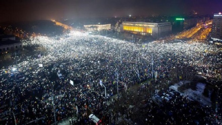 Romania: settimo giorno proteste per chiedere le dimissioni del governo