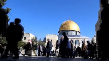 Siyonistler Aksa'ya yine saldırdı