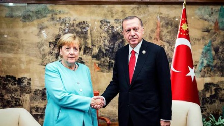 Incontro teso Merkel-Erdogan, divergenze sulla cooperazione militare e giudiziaria