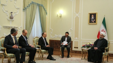 O Presidente Rouhani: “Não existem barreiras no caminho de desenvolvimento das relações bilaterais com Portugal”