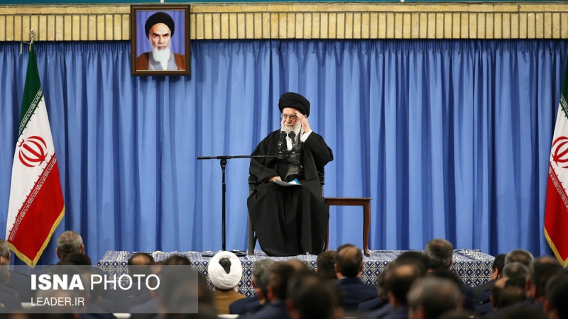 Ponto de vista do Líder da Revolução Islâmica, no seu encontro simbólico com oficiais da Força Aera da Republica Islâmica do Irã.
