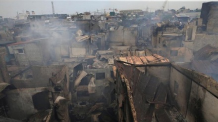 Un incendio ha distrutto le case di 15mila persone nelle Filippine