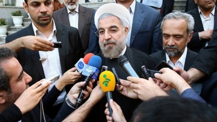 イラン大統領、「イランは地域全体との関係向上を要求」