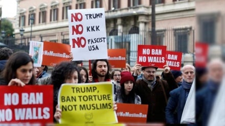 意大利人举行示威活动反对特朗普近期采取的举措