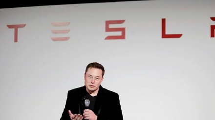Elon Musk su orme Apollo, 2 turisti nello spazio in 2018
