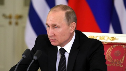 Таъкиди Путин бар ҳалли мушкили муҳоҷирони тоҷики мамнуъ-ул-вуруд ба Русия