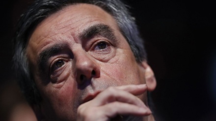Fillon: nessuno può impedirmi di essere candidato