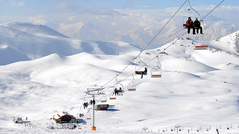トーチャールのロープウェーに乗ってアルボルズ山脈の雪景色を堪能