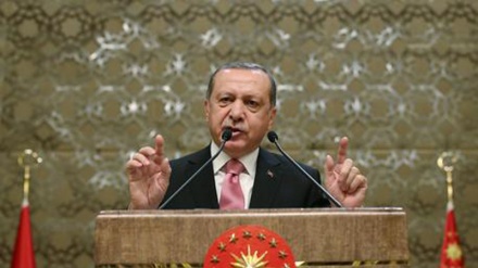 Turchia, partito nazionalista espelle deputati anti-Erdogan