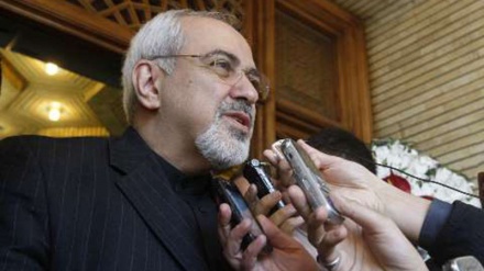 Zarif: EEUU impide ingreso de alimentos y medicinas a Irán