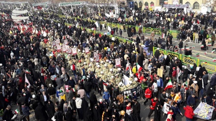 Marcha da nação iraniana pelo 38º aniversário da vitória da Revolução Islâmica