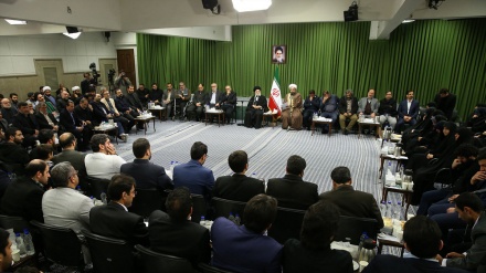 Líder recebe poetas religiosos