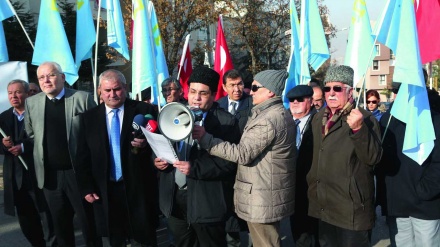 Ankara'da Kırım Tatarları Rusya'yı protesto etti