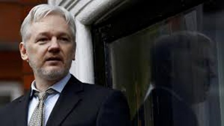 Assange, appello a Svezia e Gb: 