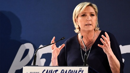Marine Le Pen: è in gioco la sopravvivenza della Francia