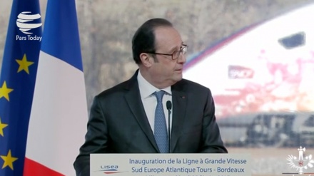 Tokom govora predsjednika Francuske pucano iz snajpera