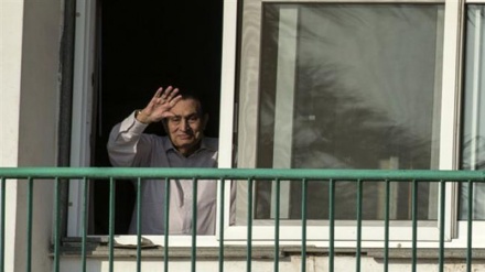 Mubarak walks free for first time in six years
