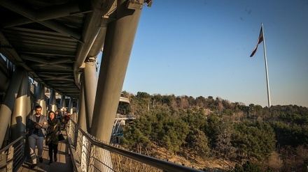 Foto: ponte Tabiat a Teheran- 2