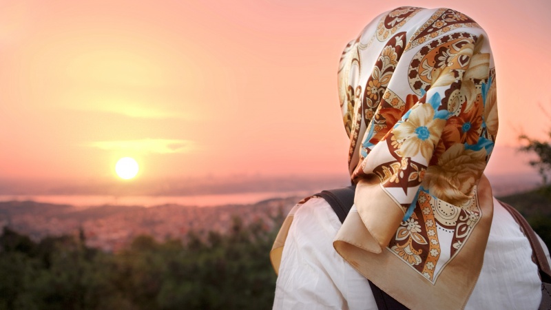 মার্কিন নওমুসলিম নারী 'সুজান উবরি'র ইসলাম গ্রহণের কাহিনী