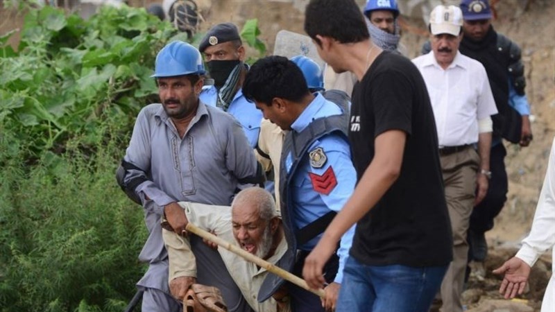 درخواست افغانستان از پاکستان برای توقف برخورد غیرانسانی با پناهجویان افغان 