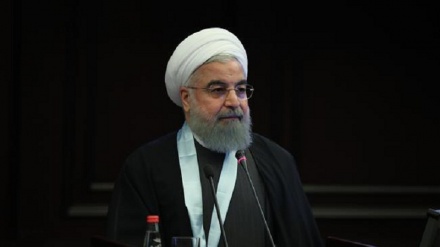 Rais Rouhani: Uenezaji chuki dhidi ya Uislamu na fikra za ukufurishaji vina chimbuko moja