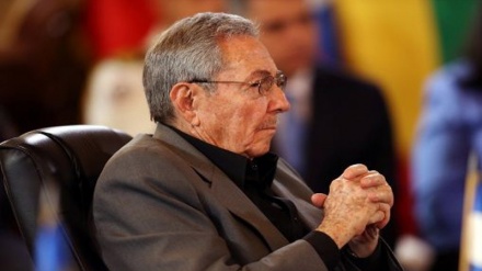 Raúl Castro alerta sobre 'retrocesso' na relação Cuba-EUA